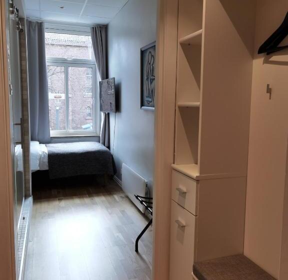 اتاق استاندارد یک نفره, Moss Hotel & Apartments