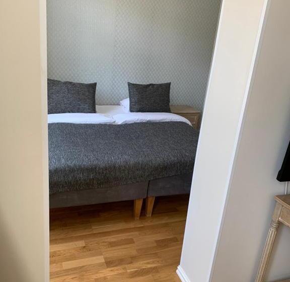 اتاق خانوادگی, Moss Hotel & Apartments