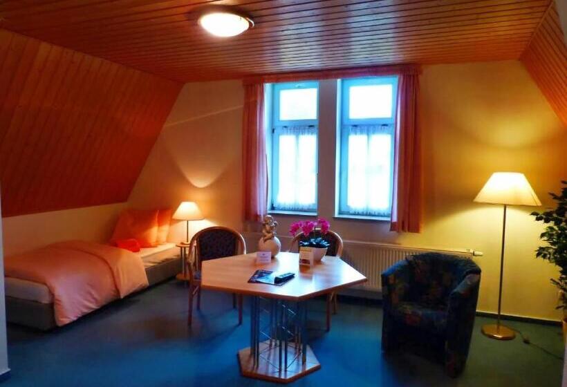 Трехместный Номер Классика, Parkhotel Waldschlösschen