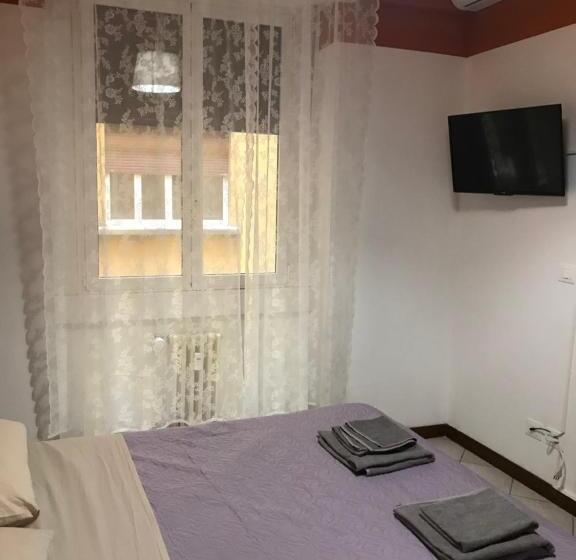 اتاق استاندارد سه نفره, Marconi 22 Rooms