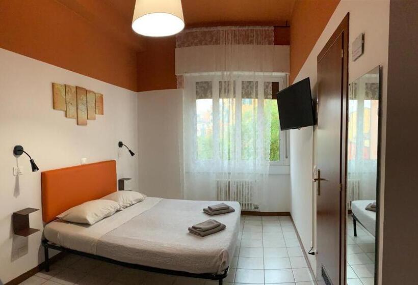 اتاق استاندارد چهار تخته, Marconi 22 Rooms
