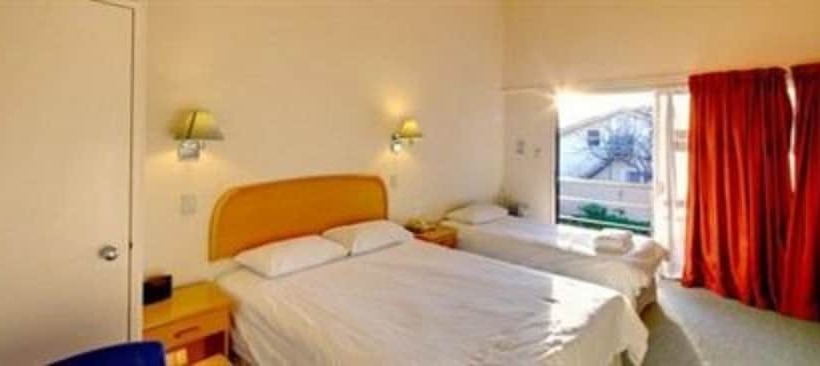 Escritório Estándar, Rayland Epsom Motel