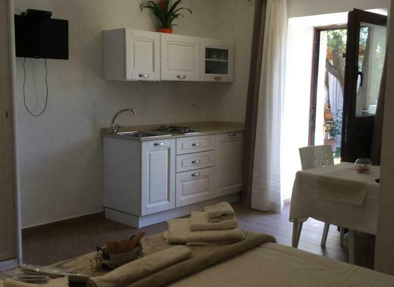 استودیو خانوادگی, Il Giardino Di Daniela Apartments