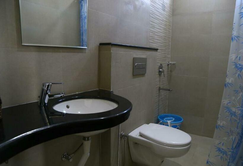 غرفة ديلوكس, Landmark