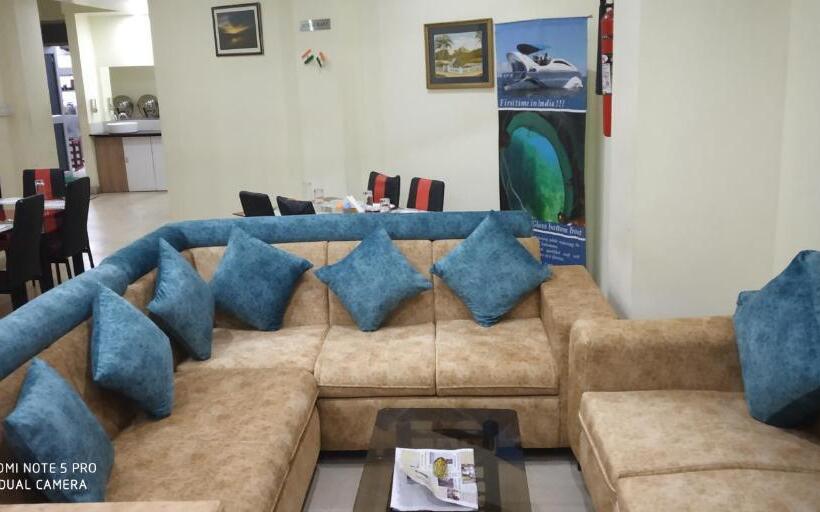 غرفة ديلوكس, Landmark