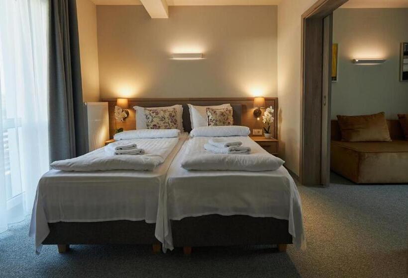 סטודיו משפחתי, Eden 5