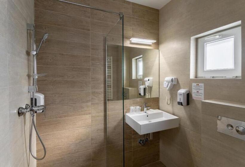 חדר סטנדרט עם מרפסת, Eden 5