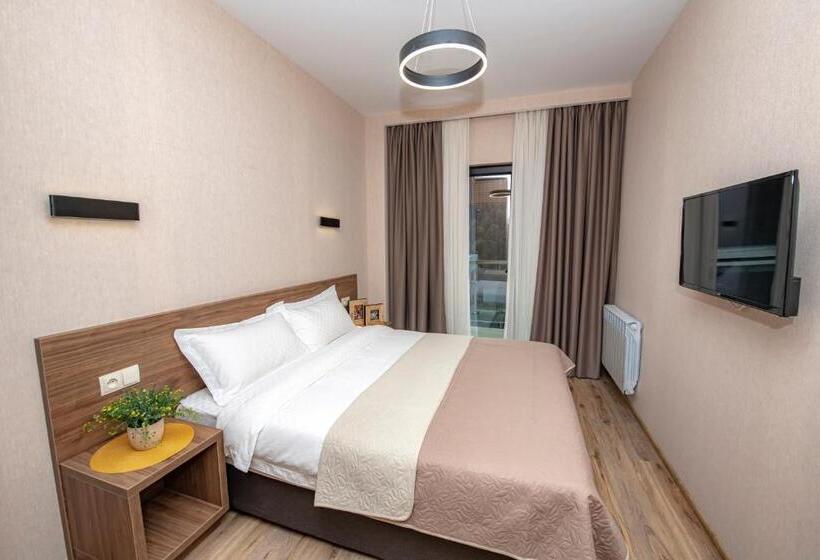 سوییت, Crystal Resort