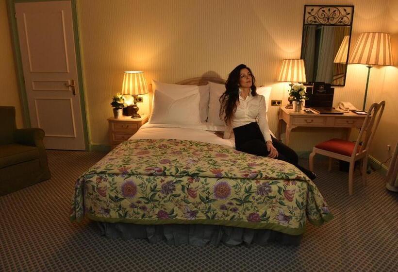 带高尔夫球场景观的复式房间, Grand Hotel Du Golf & Palace