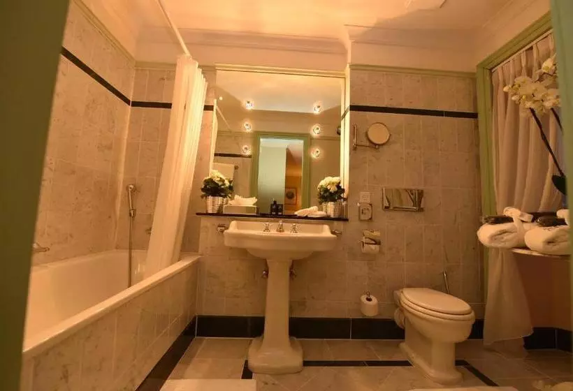 Deluxe Room Mountain View, Grand Hotel Du Golf & Palace