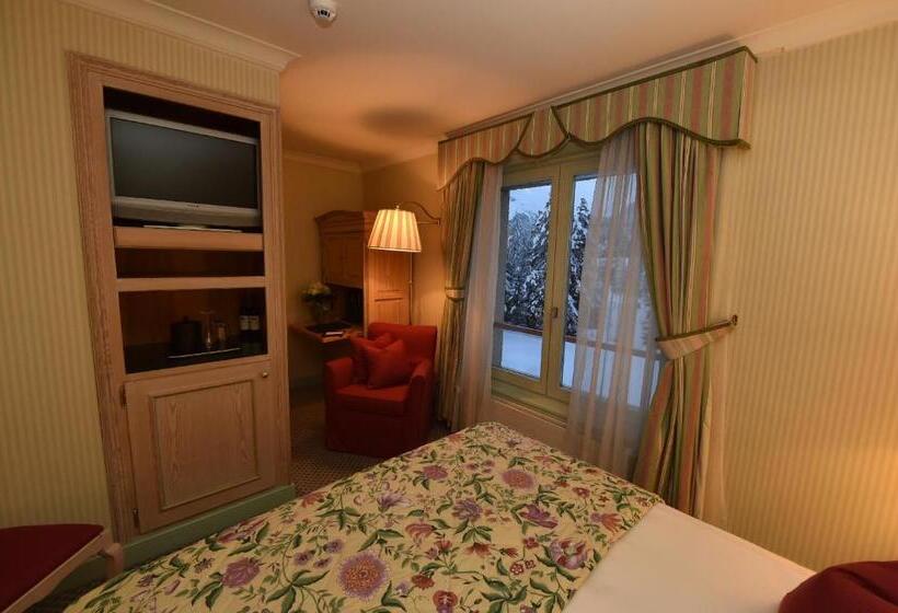 Deluxe Room Mountain View, Grand Hotel Du Golf & Palace