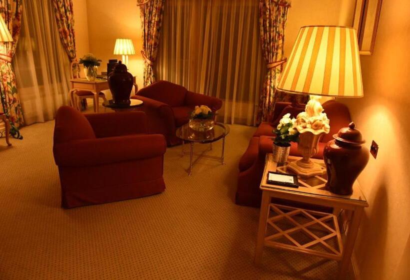 سوییت لوکس, Grand Hotel Du Golf & Palace