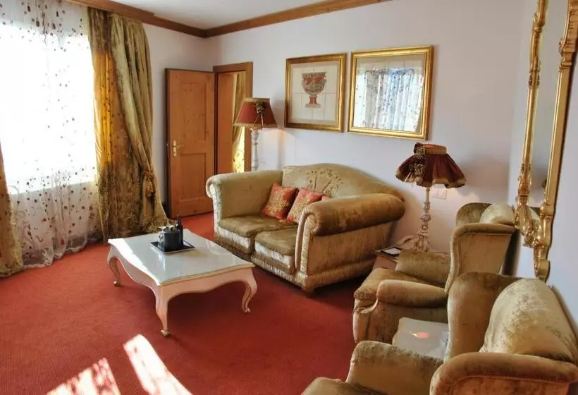 سوییت سوپریور, Grand Hotel Du Golf & Palace