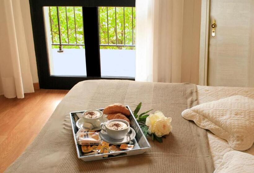 标准单人间, Aggravi