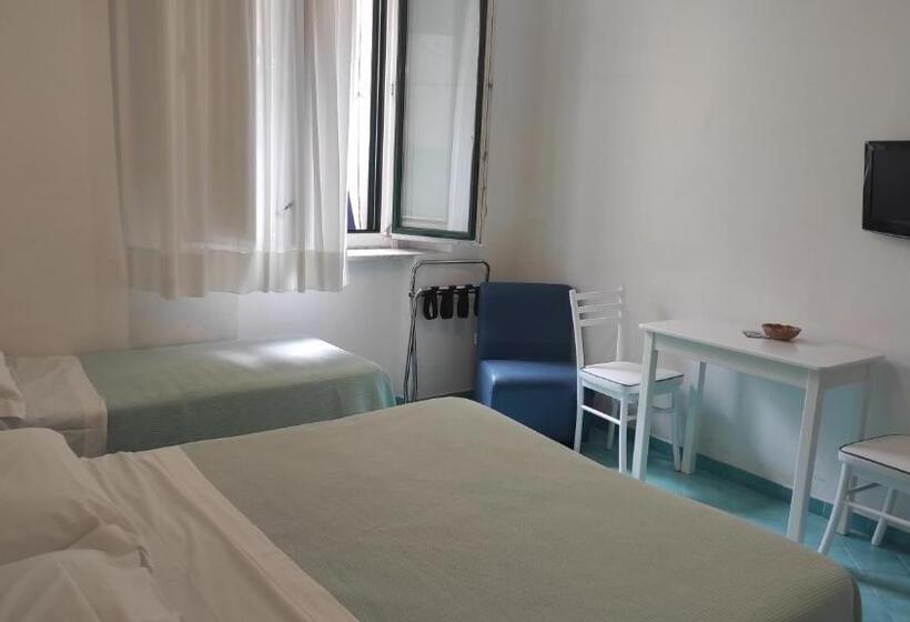 ベーシックトリプルルーム, Albergo S. Andrea