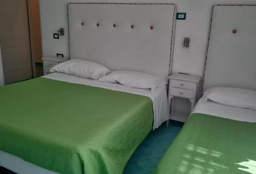 ベーシックトリプルルーム, Albergo S. Andrea