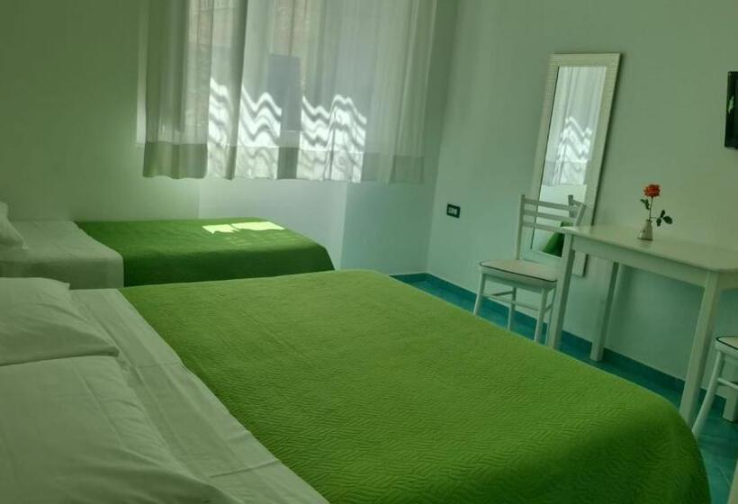 ベーシックトリプルルーム, Albergo S. Andrea