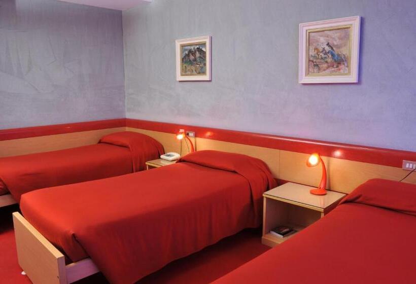 חדר סטנדרט לשלושה, Ariane