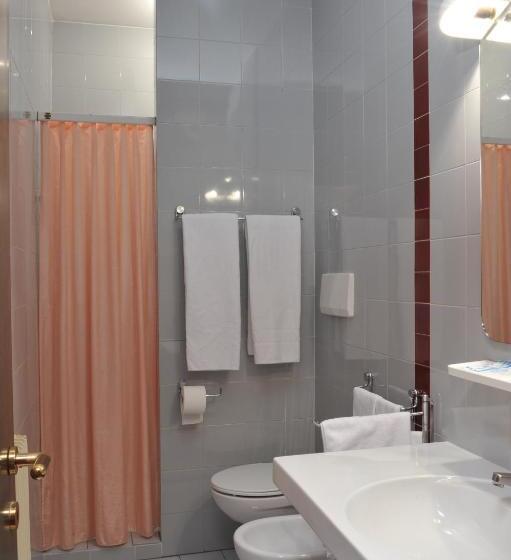 סוויטת ג'וניור, Ariane