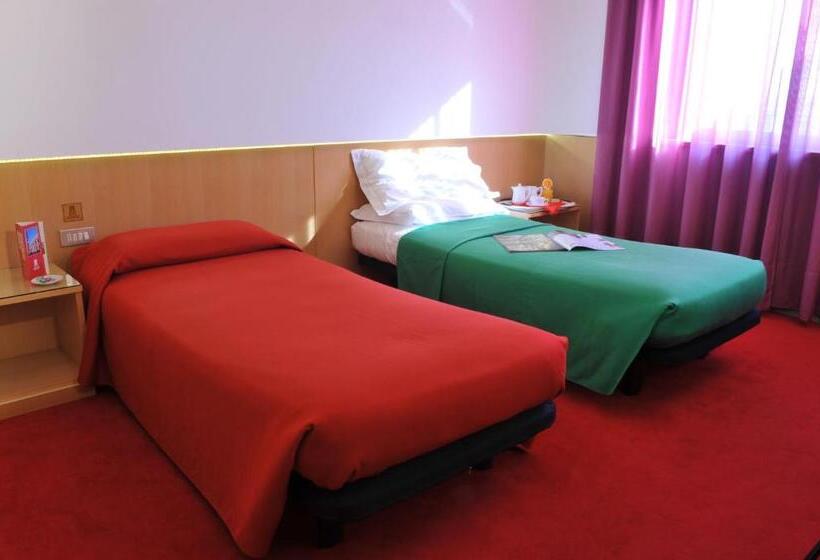 חדר סטנדרט, Ariane