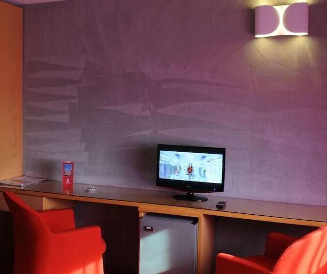 חדר סטנדרט יחיד, Ariane