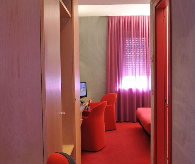 סוויטת ג'וניור, Ariane