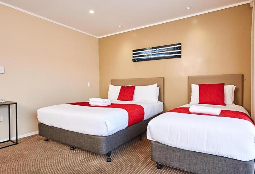 스탠다드 스튜디오, Auckland Airport Lodge