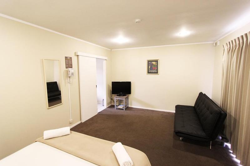 스탠다드 스튜디오, Auckland Airport Lodge