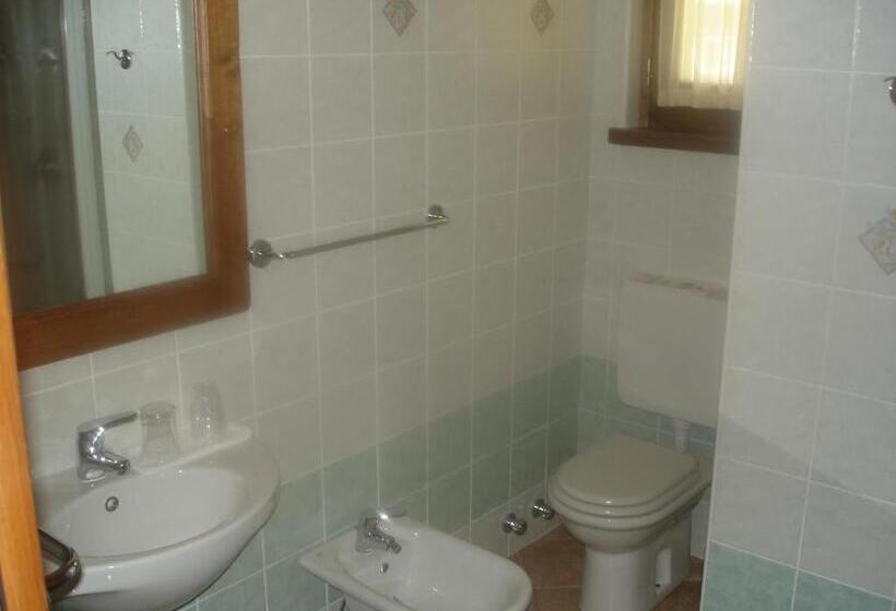 四人标准间, Bellevue