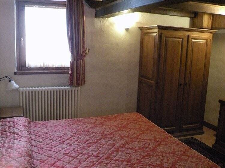 标准三人间, Bellevue