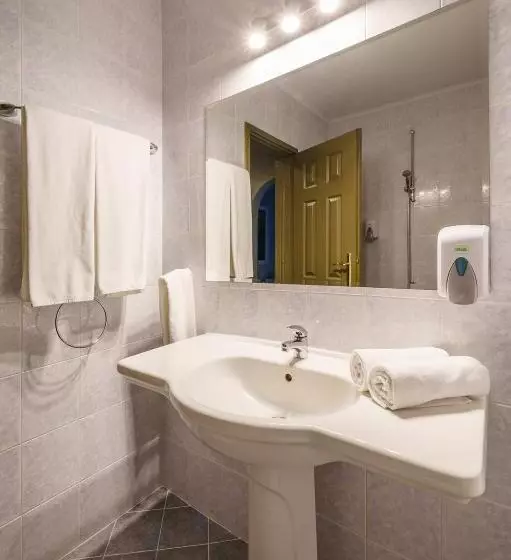 اتاق استاندارد سه نفره, Blvd 7