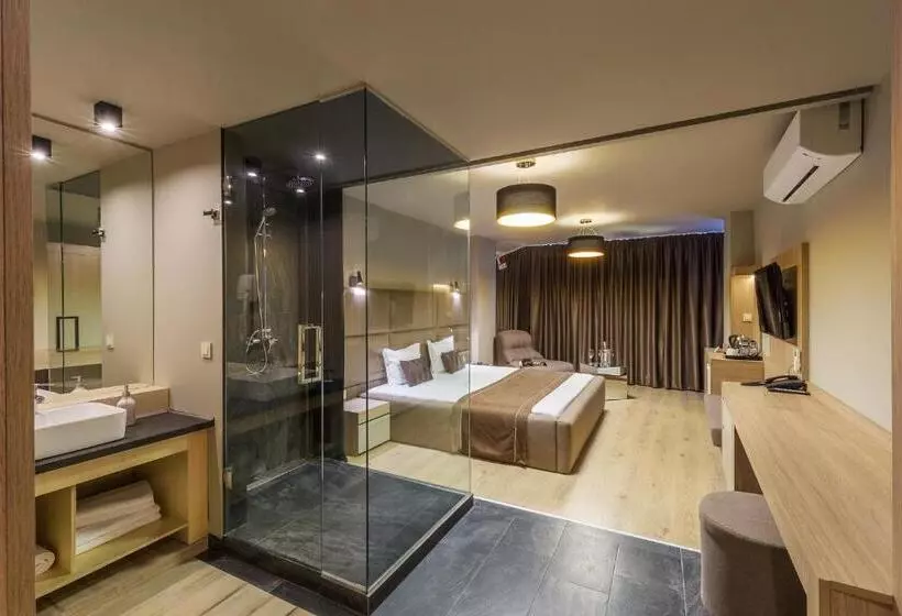 اتاق کلاب, Blvd 7