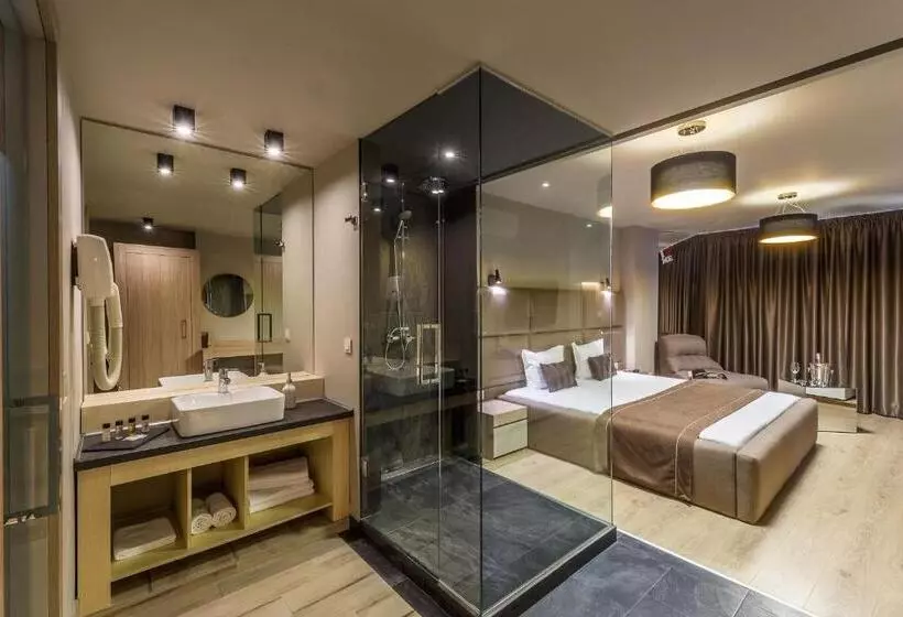 اتاق کلاب, Blvd 7