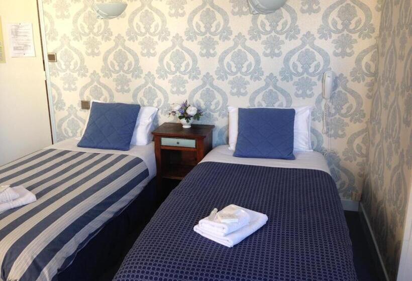 4인용 스탠다드 룸, California