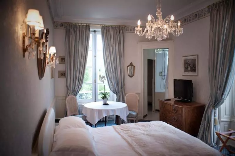スーペリアールーム, Chateau D Apigne Rennes