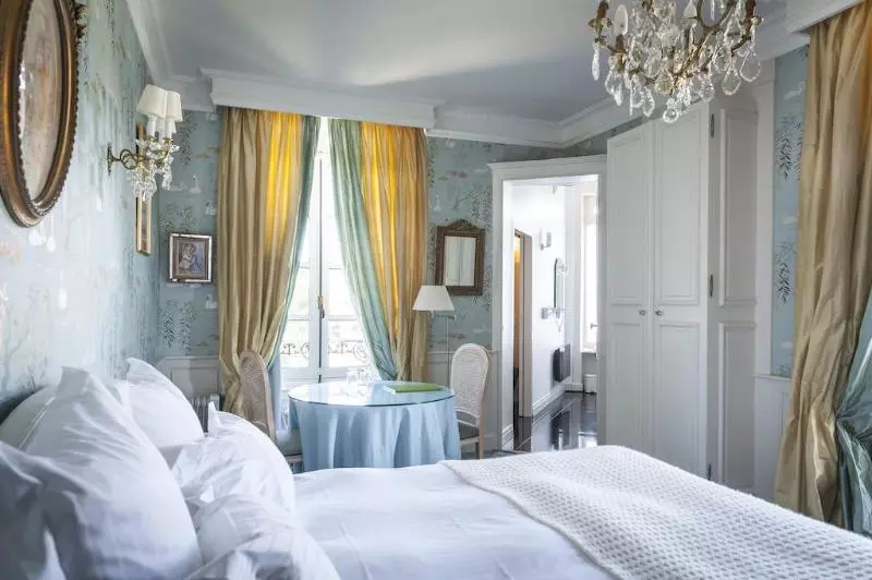 スーペリアールーム, Chateau D Apigne Rennes