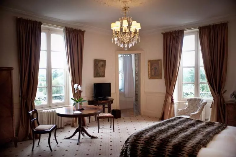 デラックスルーム, Chateau D Apigne Rennes