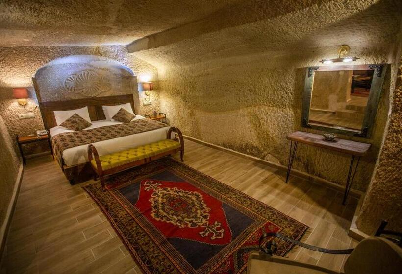 スイート, Divan Cave House