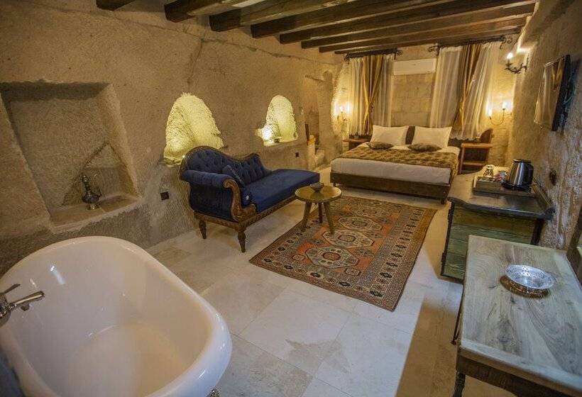 ジュニアスイート, Divan Cave House