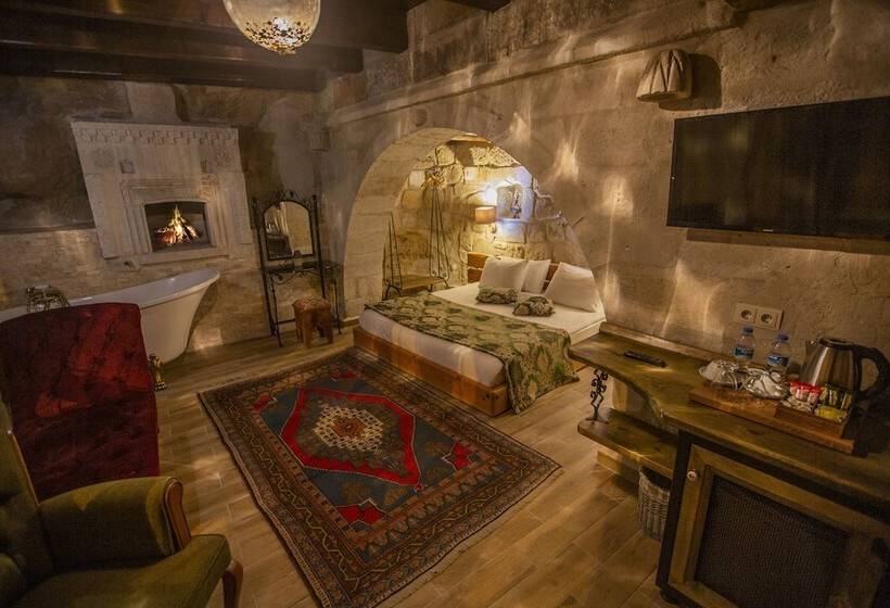 ジュニアスイート, Divan Cave House