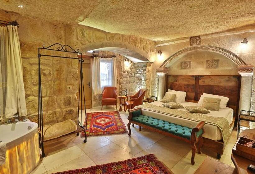 スイート, Divan Cave House