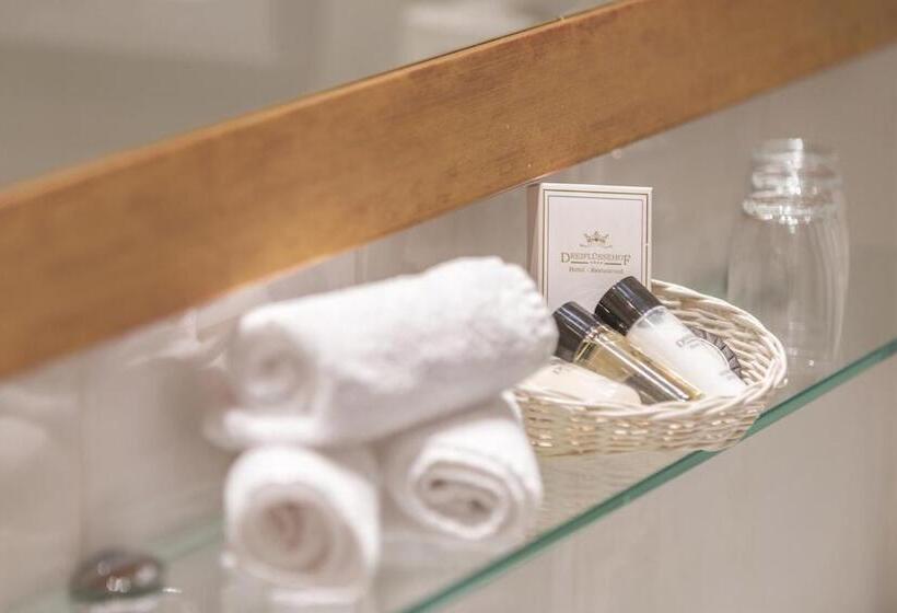 חדר קומפורט, Dreiflüssehof