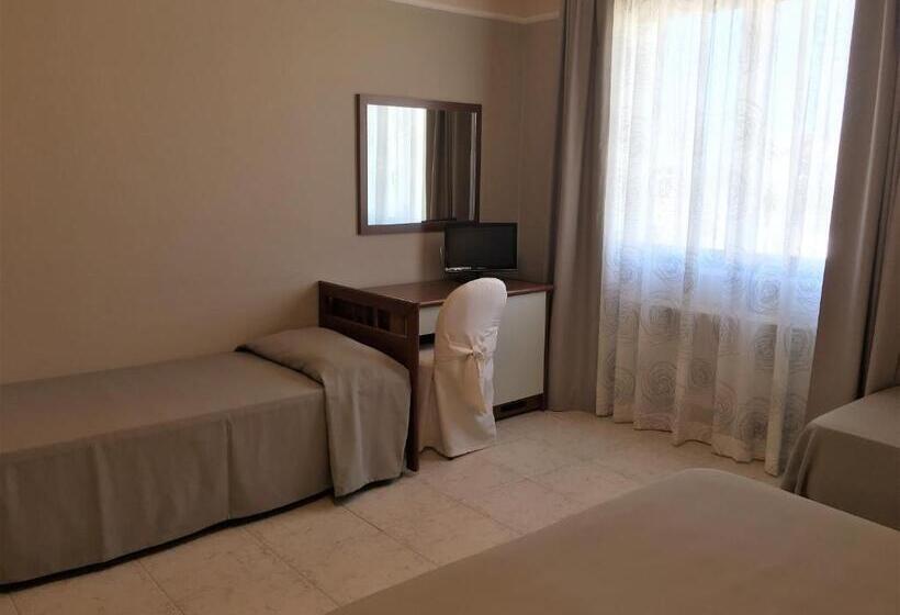 اتاق استاندارد چهار تخته, Euro