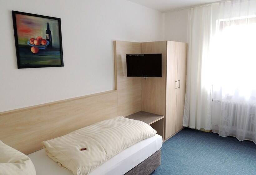 标准单人间, Faxe Schwarzwälder Hof