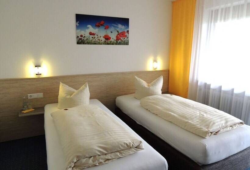 标准三人间, Faxe Schwarzwälder Hof