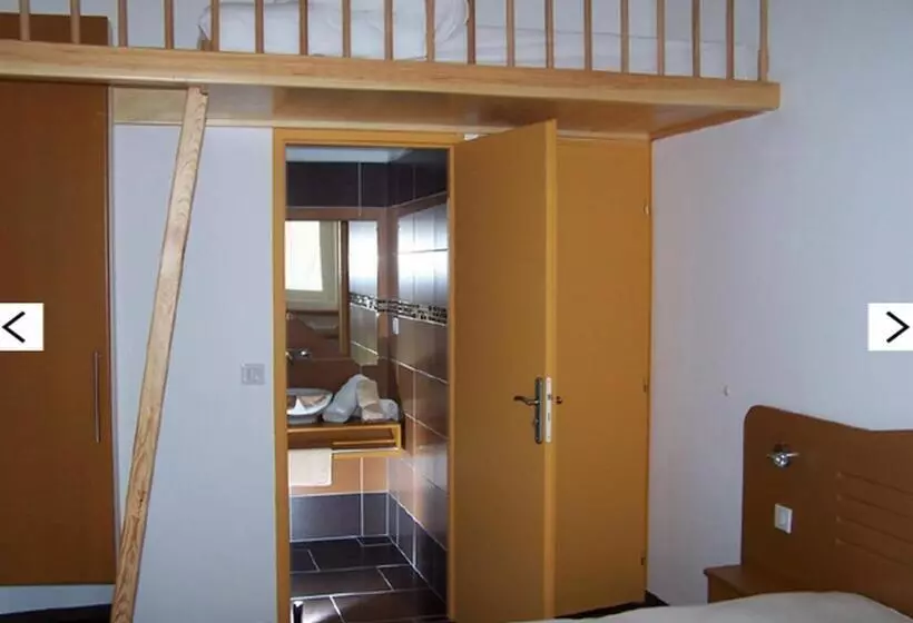 スタンダードトリプルルーム, Hôtel Le Richevaux