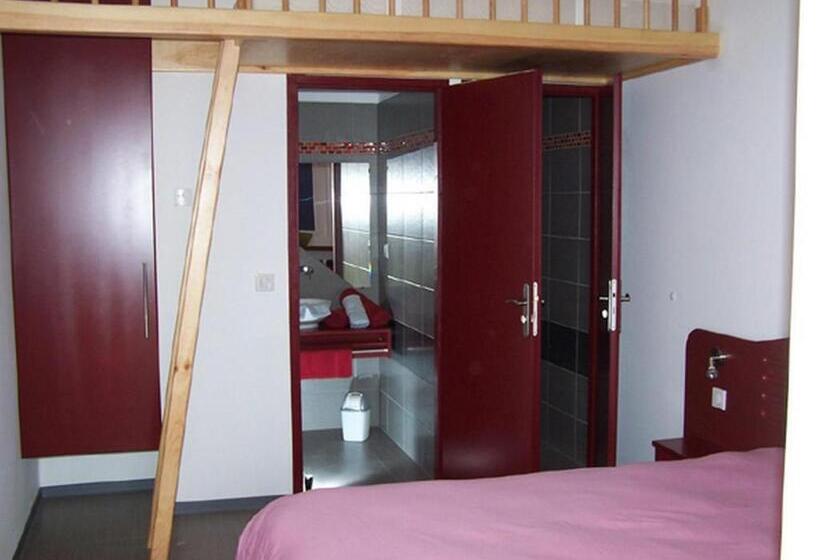 غرفة قياسية رباعية, Hôtel Le Richevaux