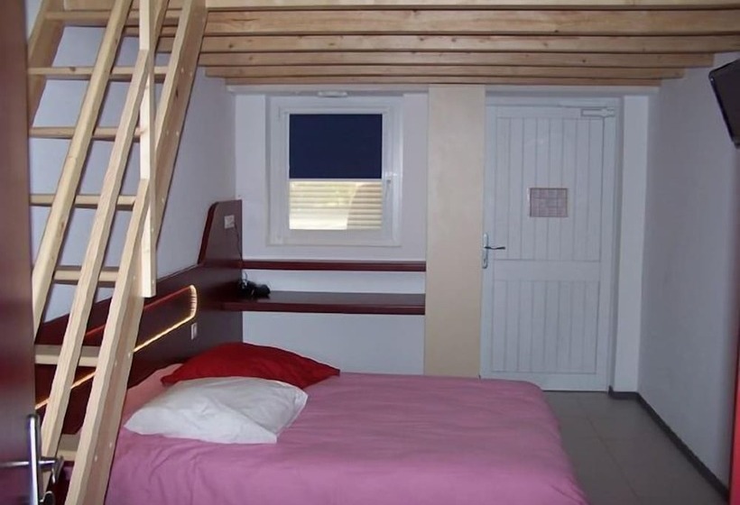 غرفة قياسية رباعية, Hôtel Le Richevaux