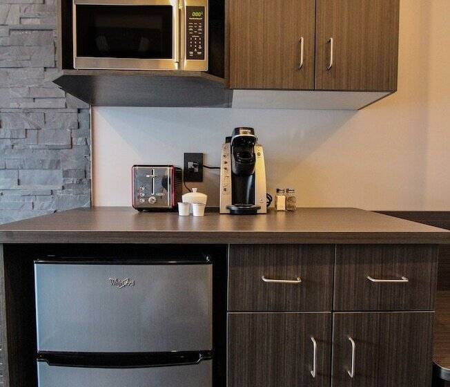 جناح سوبيريور, Hôtel Saint Germain Rimouski