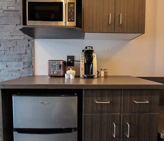 سوییت سوپریور, Hôtel Saint Germain Rimouski